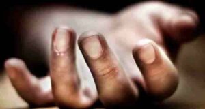 Dead body of the young woman was found at the entrance of the court