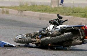 Accident while making reels on a moving bike Two school students died