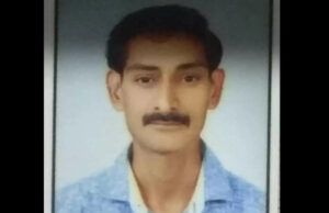 आई वडील कामासाठी गावात गेले, मुलाने दरवाजा आतून बंद केला अन घडले धक्कादायक young man committing suicide by hanging himself in a residential house