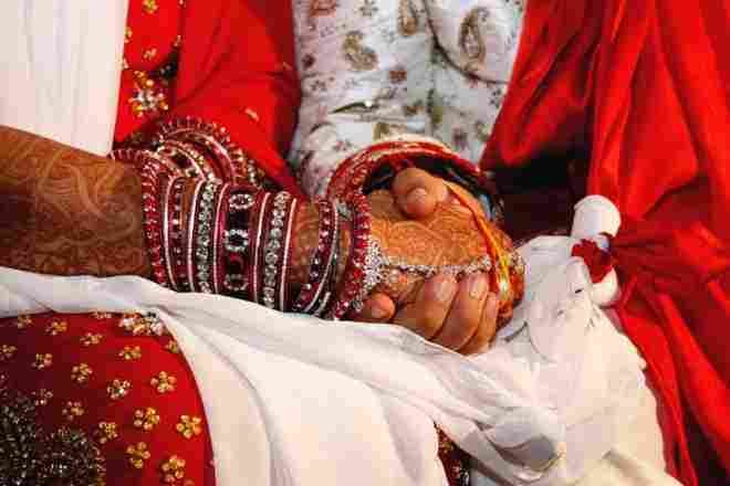 Ahmednagar Fake Marriage seven days, the wife ran away