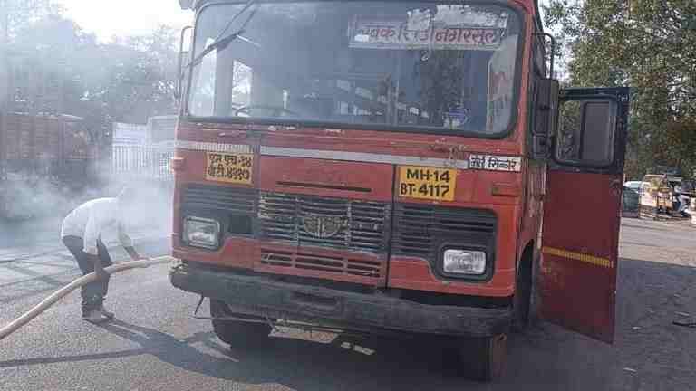 running bus from Nashik to Shirdi catches fire