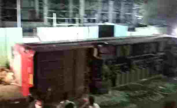 Pune Accident bus came at high speed and directly fell down 15 to 20 feet