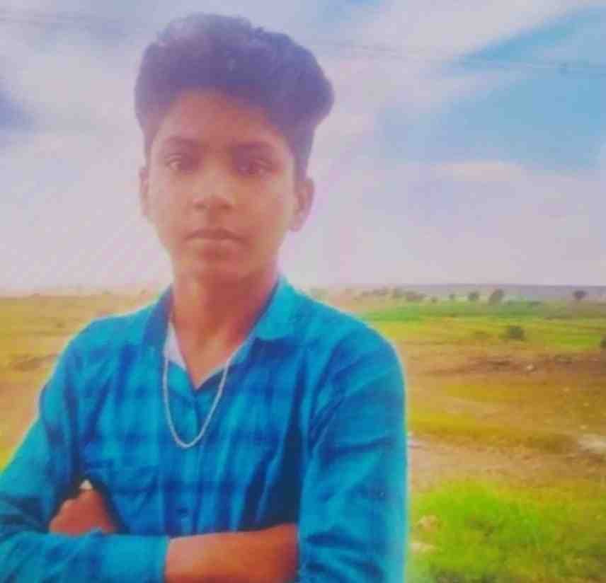 Sangamner youth committed suicide by hanging himself with a rope