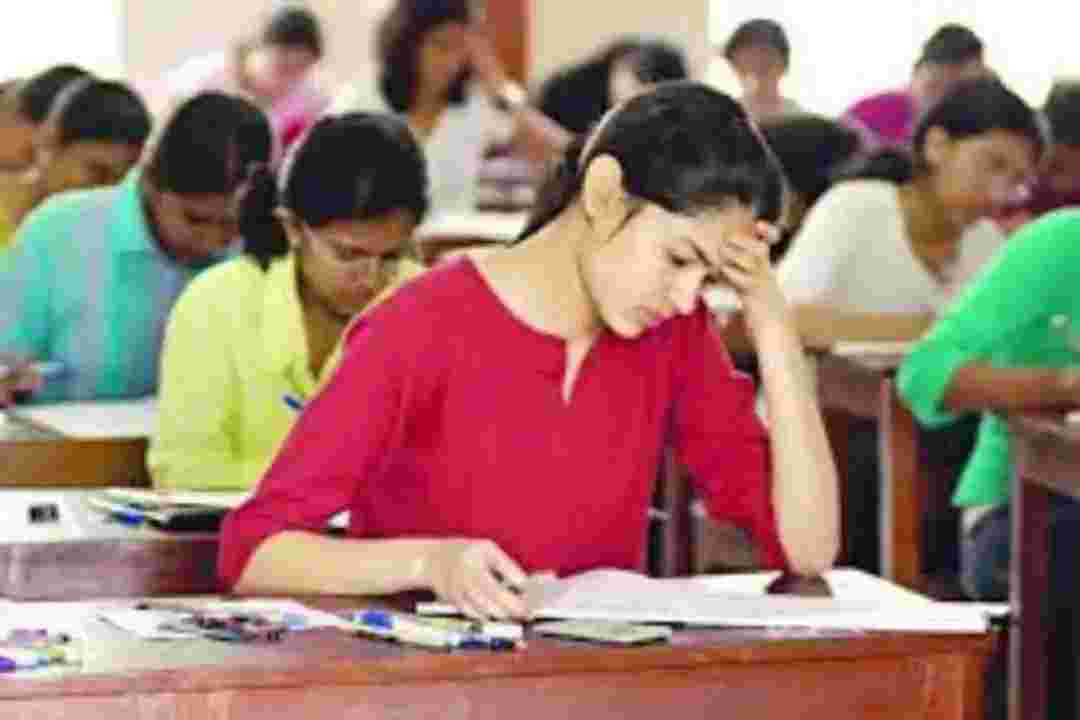 Supervising teacher tragically dies of heart attack