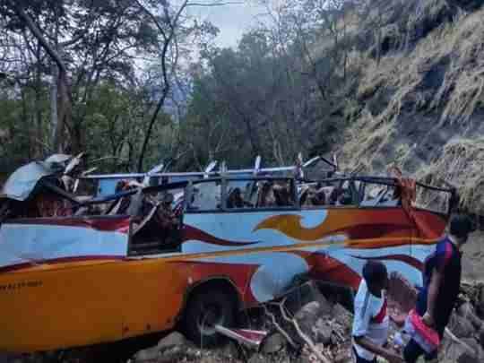 13 people died after the bus fell into the valley