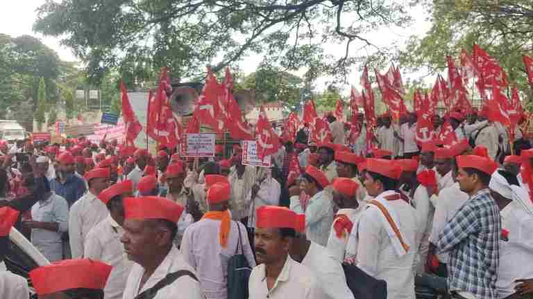 Police notice for long march citing hot weather, but Kisan Sabha started the agitation