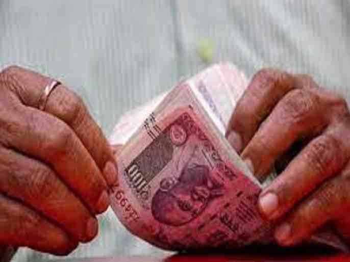 old valuer who cheated more than six crore rupees is still absconding