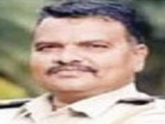 policeman passing by on a two-wheeler died of a heart attack