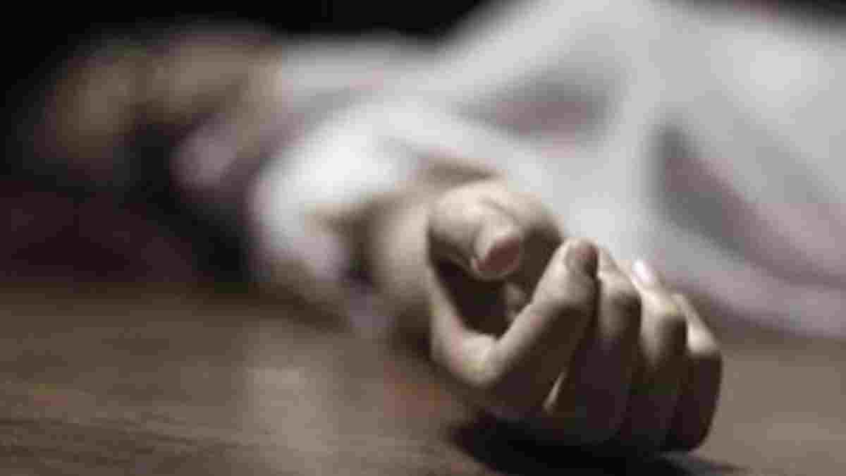Husband committed suicide by hanging himself after killing his wife and daughter