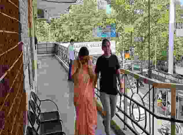Bribe and shamed, a female officer caught red-handed