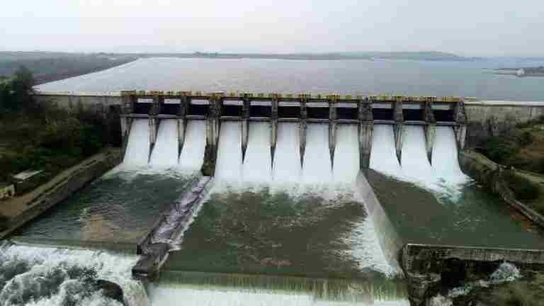 4 thousand cusecs of water was released from Mula Dam for Jayakwadi