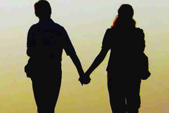 Man commits suicide by hanging himself in front of his girlfriend
