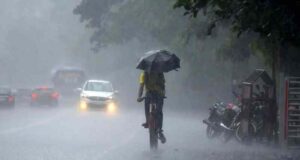 Two people died in Sinnar Talukya due to untimely rains