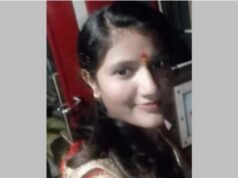 Suicide Married woman jumps into Godavari river with two-year-old child 