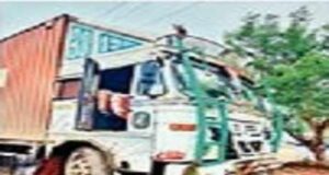 6 youths who were walking to see God were crushed by a container