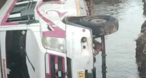 Varhad's car overturned from the bridge into the water